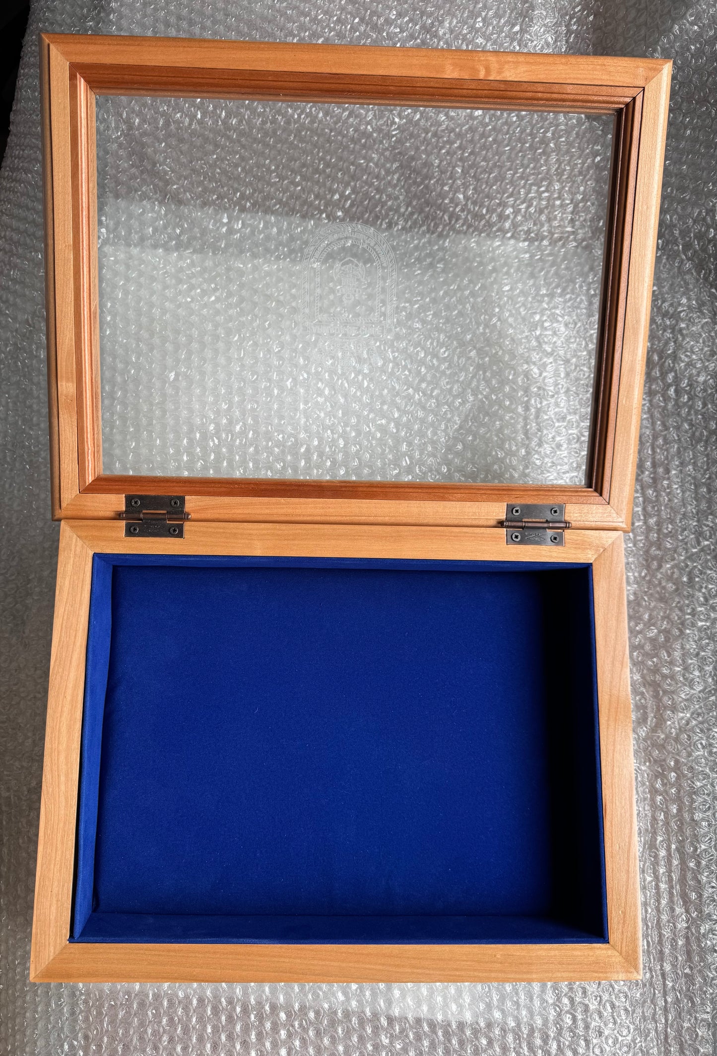 Caja de madera para 12 condecoraciones y sus cintas