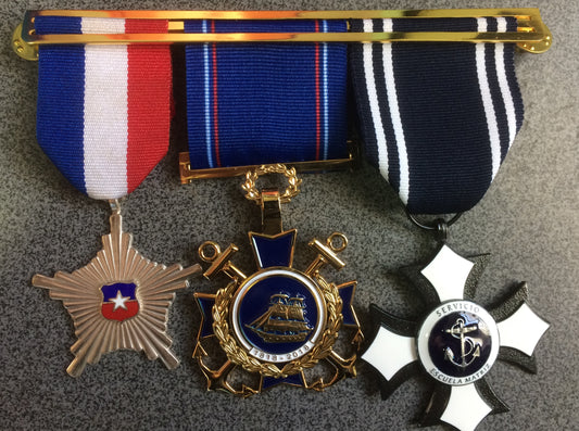 Riel para 3 medallas o condecoraciones bañada en oro