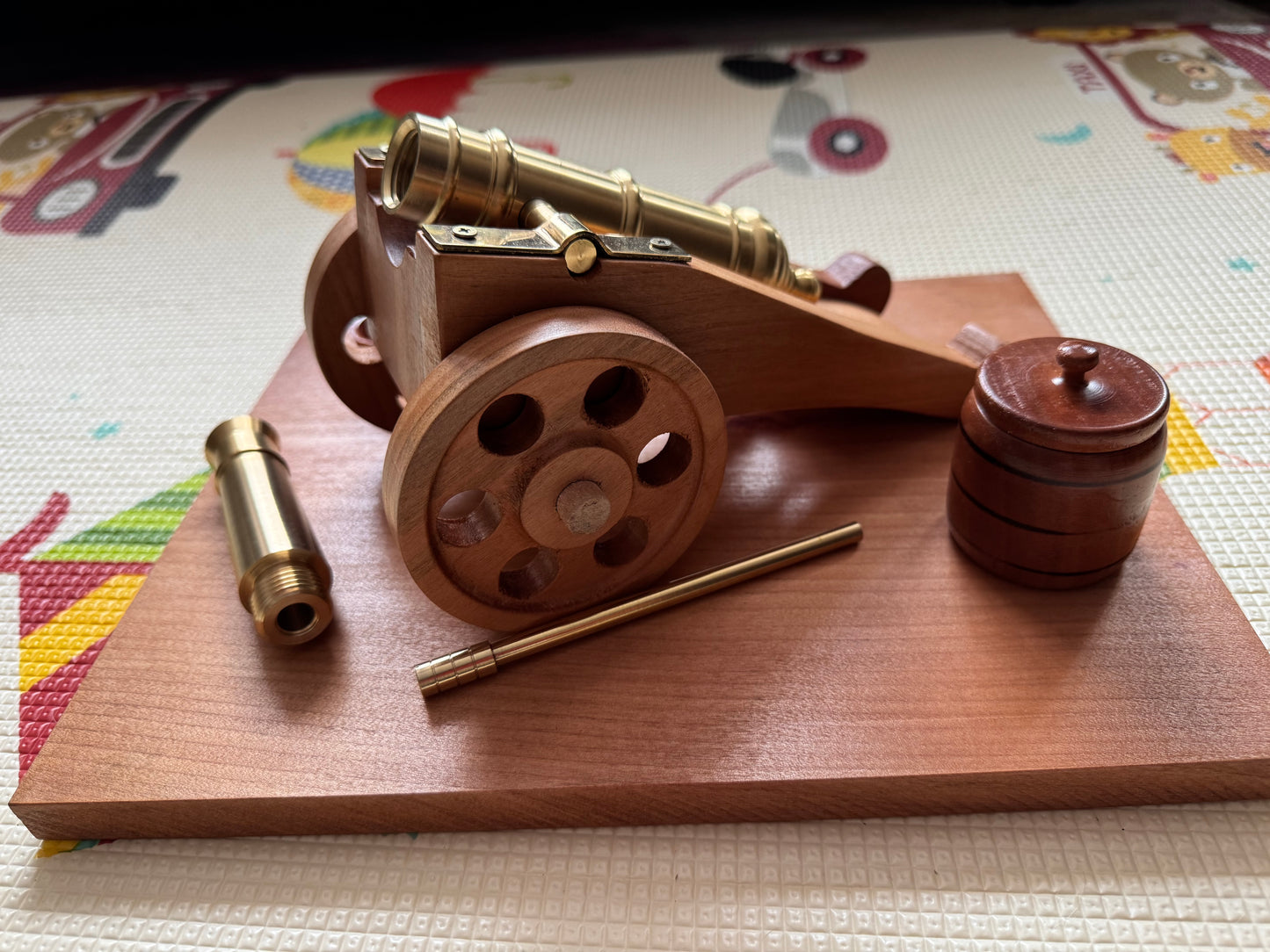 Cañón de bronce para disparar salva .35