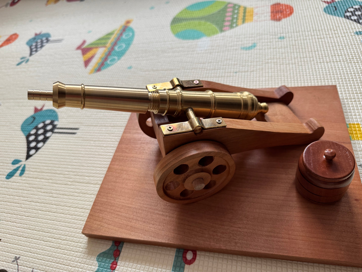 Cañón de bronce para disparar salva .35