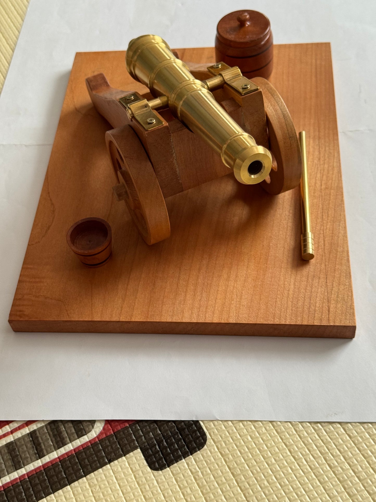 Cañón de bronce para disparar salva .35