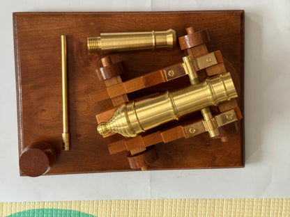 Cañón de bronce para disparar salva .35