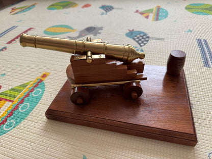 Cañón de bronce para disparar salva .35