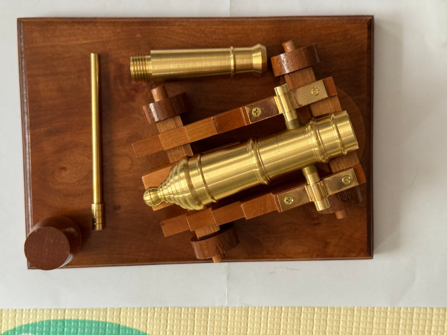 Cañón de bronce para disparar salva .35