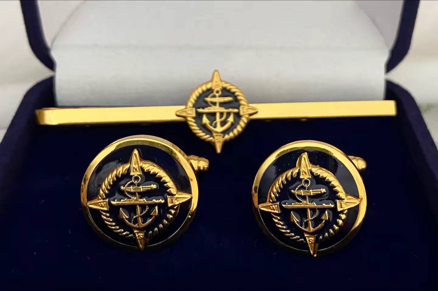Colleras Armada de Chile y otras bañadas en oro con relieve 3 D