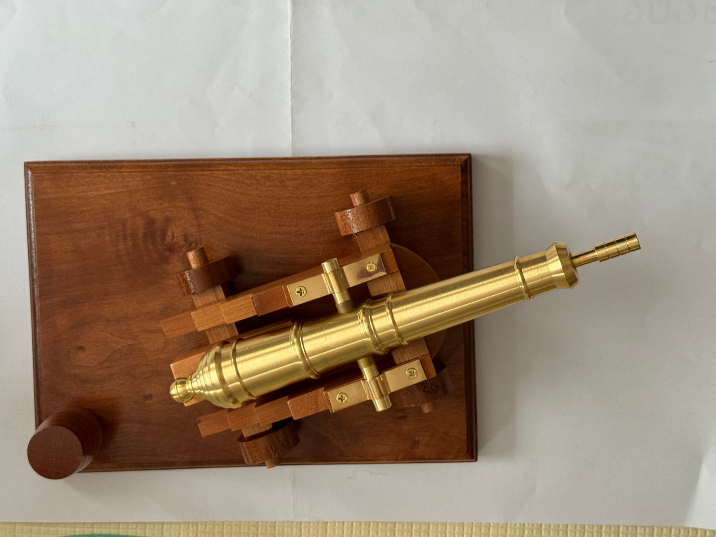 Cañón de bronce para disparar salva .35