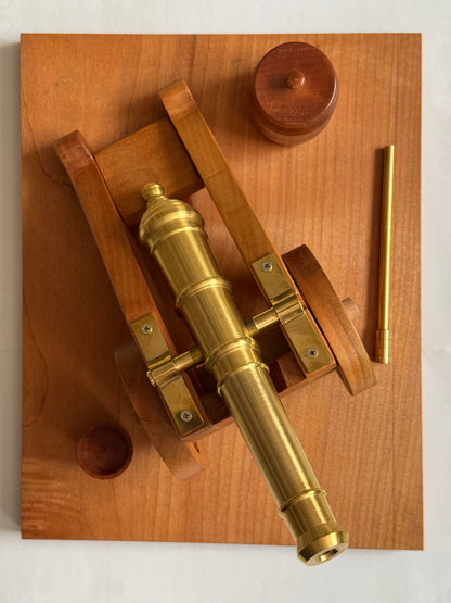 Cañón de bronce para disparar salva .35