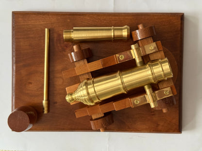 Cañón de bronce para disparar salva .35