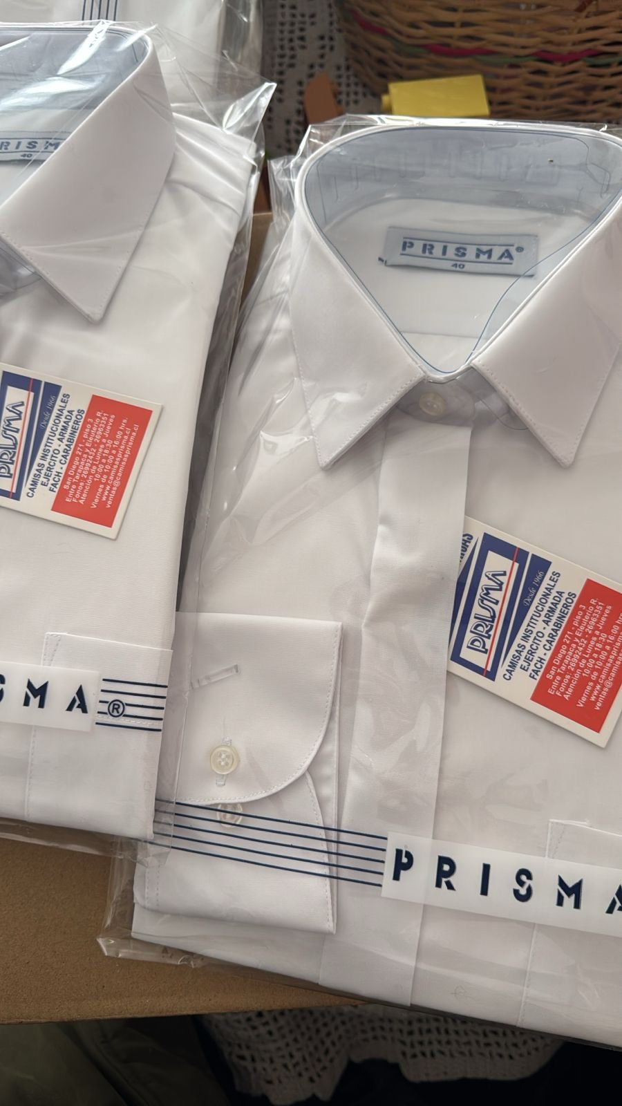 Camisa femenina manga larga con tapa botones y porta palas en todas las tallas