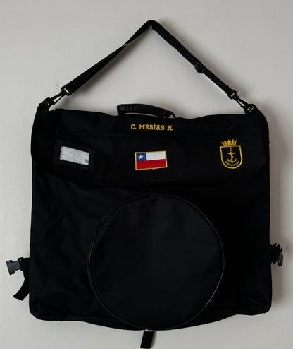Porta tenidas con porta gorras incluidos