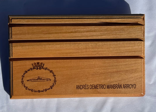 Tabla de madera noble para 15 Coins con nombre y escudo