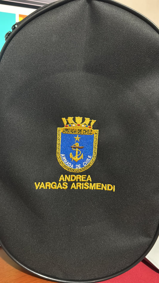 Porta gorras femenino con nombre bordado