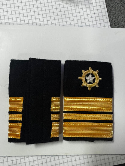 Palas para camisa bordadas con hilos de oro en paño para Marina Mercante