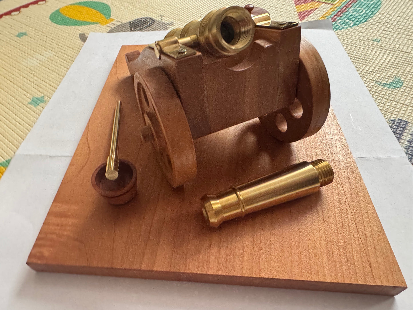 Cañón de bronce para disparar salva .35