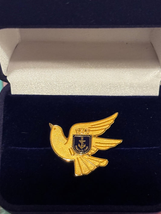 Prendedor femenino de paloma y escudo Armada de Chile